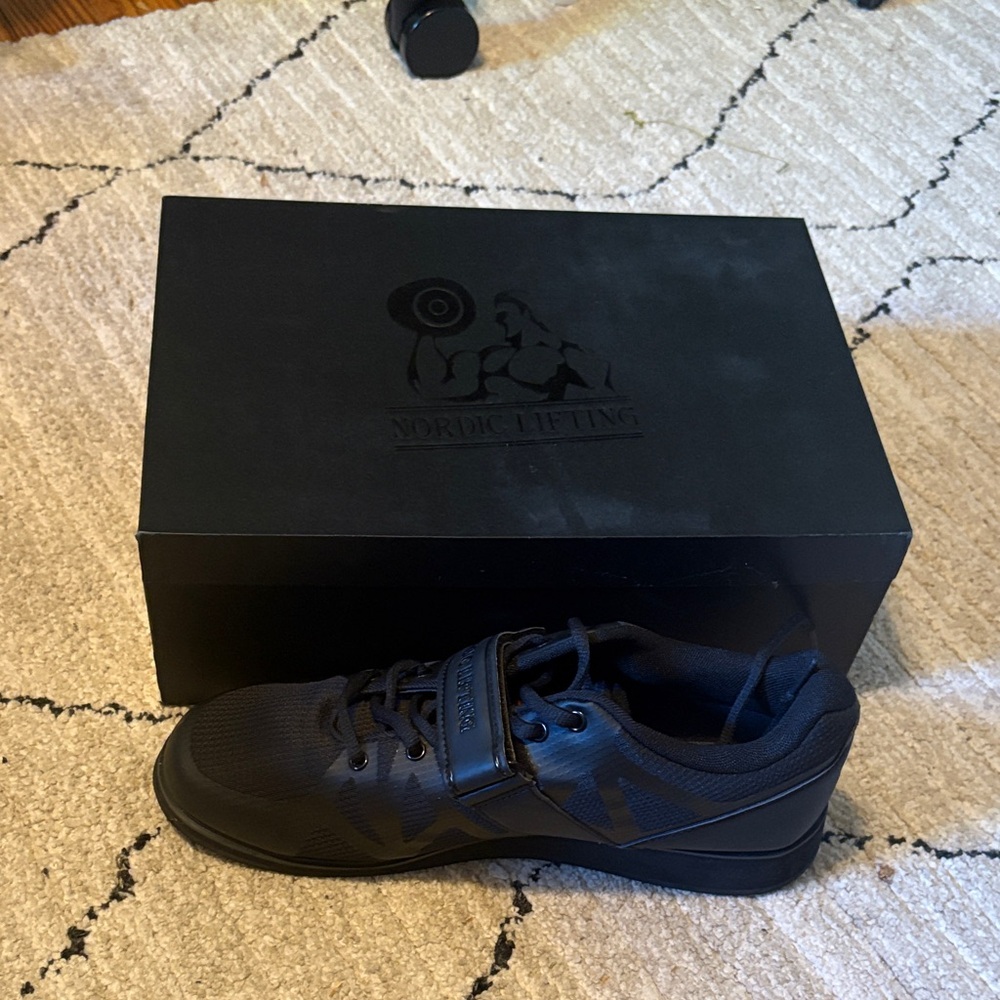 Men's Black Athletic Shoes